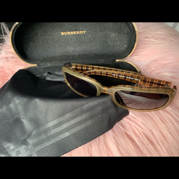 Authentic Vintage Burberry Sunglasses - Picture 5 of 6